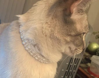 Pearl -  cat collar w/pearl ribbon - Beautiful breakaway crochet white cat collar