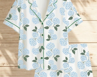 Conjunto de pijama de hortensias azules para mujer, pijama de satén Nantucket Cottage de manga larga o corta, ropa de dormir costera.