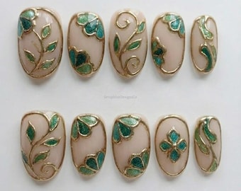 Unghie finte con contorno verde smeraldo e oro / Unghie finte con texture floreale 3D vintage / Nail art elegante per matrimonio / Regalo di lusso riutilizzabile