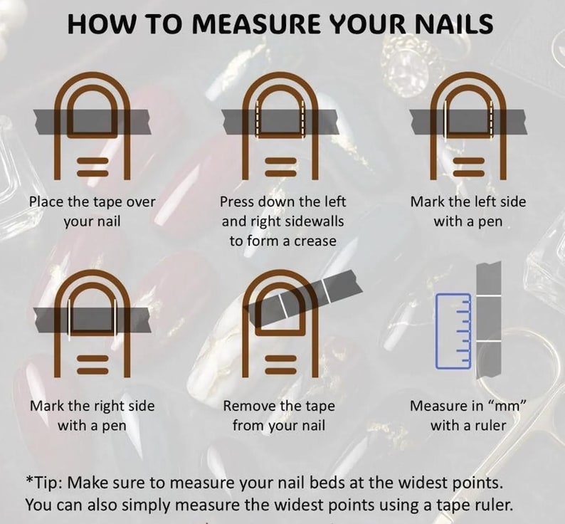 Op de afbeelding: Een gids over het meten van nagels, met diagrammen en tekstinstructies. De stappen omvatten het plaatsen van tape, het vormen van vouwen, het markeren van zijkanten, het verwijderen van tape en het meten in mm met een liniaal. De tekst bevat ook een tip.