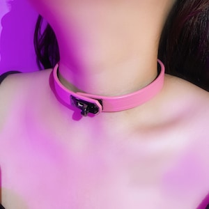 Roze eenvoudige leren choker dagkraag | Verstelbare gothic punk kraag | Lief modeaccessoire | Subtiel statement choker cadeau voor koppels