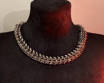 Unisex Spine Choker | Punk Bone Gothic Vertebrae Necklace | Halloween Skeleton Collar | Alternative Witch Costume Accessory | Unique Gift
