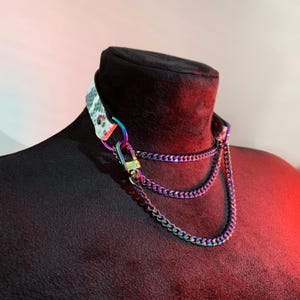 Snake-Pattern Leather Choker Necklace with Gentle Shimmer | Gothic Punk Collar | Iridescent Chain Leash | Unisex Statement Accessory Gift