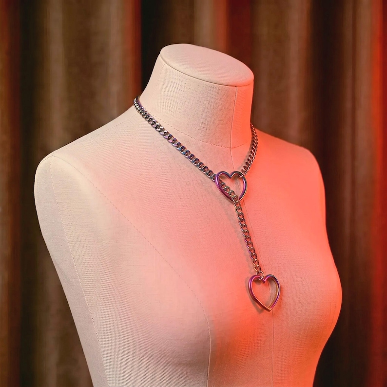 Gargantilla con cadena deslizante de corazón iridiscente estilo Y2K / Collar largo colorido estilo punk grunge / Joyería llamativa para fiestas y ocasiones especiales / Regalo para ella imagen 8