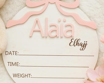 Letrero de anuncio de bebé con lazo / Letrero de madera personalizado con el nombre del bebé / Placa de fecha de nacimiento personalizada / Recuerdo de anuncio de hospital para recién nacidos