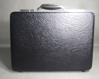 Vintage American Tourister Vegan Black Briefcase in Excellent Condition