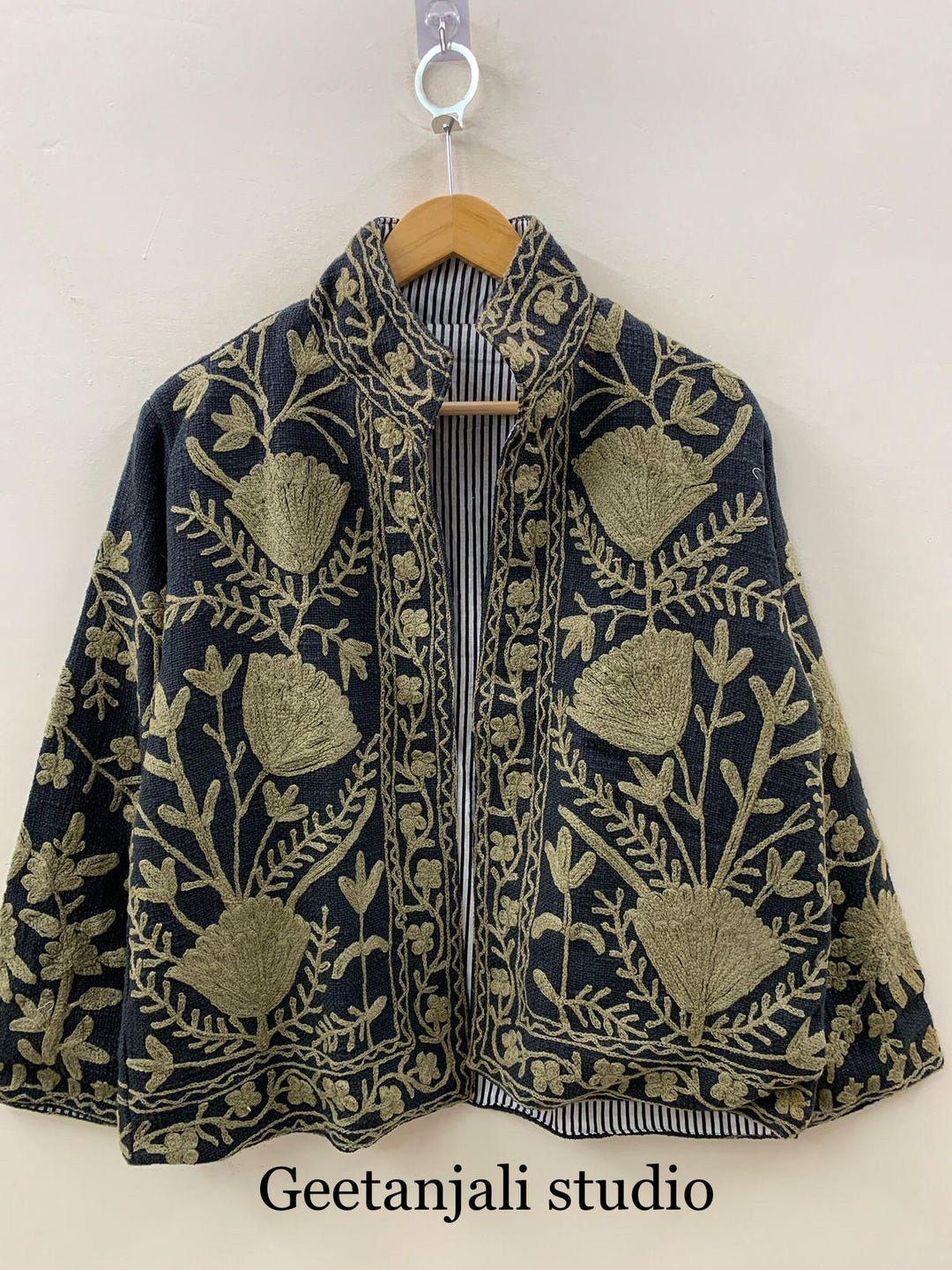 Veste brodée Suzani en velours floral noir fait main - Etsy France