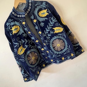 Veste Suzani brodée à la main : veste motard bohème en velours de coton