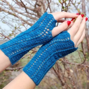 PDF Crochet Pattern - She Walks in Beauty Fingerless Gloves