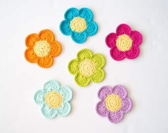 Retro Bright Crochet Daisy Coaster, Daisy Decor, Flower Coaster, Retro Decor, Mod Groovy Daisy Coaster