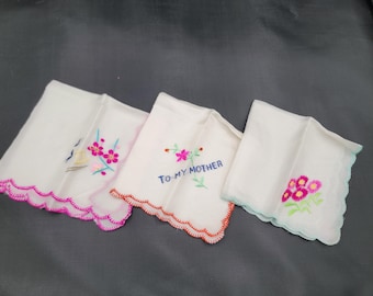 Vintage Taschentücher Lot bestickt | Ausgebogter Rand, ""To My Mother"" Taschentuch."