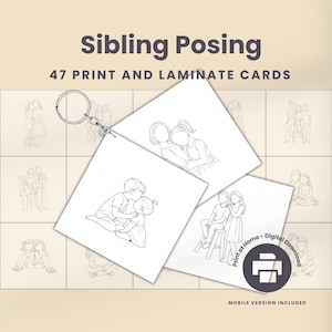 Puede incluir: Un conjunto de 47 tarjetas impresas y laminadas para posar a hermanos, con dibujos lineales de niños en varias poses. Las tarjetas están unidas a un llavero de metal. El texto en las tarjetas dice "Sibling Posing".