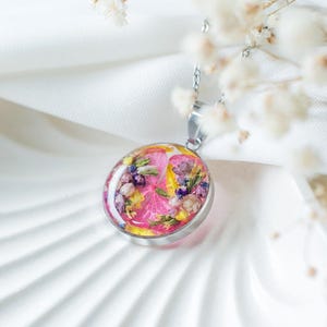 Dried Flower Necklace – Romantic Anniversary Gift for Her, Handmade Resin Pendant with Real Pressed Flowers, Botanical Jewelry
