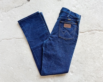 Vintage 80s 90s Wrangler Jeans Size 31 x 34 High Rise Straight Leg Dark Indigo Wash Western Cowboy Cowgirl