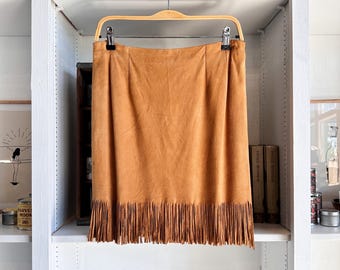 True Vintage 80s Tan Suede Fringe Mini Skirt | Size M L 10 | Womens Lambsuede Western Cowgirl Skirt