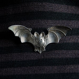 Bat Brooch - sterling silver - metal brooch