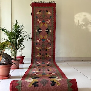 Kelimtrapplöpare - Vintage röd handvävd löpare för hallen. Geometrisk heminredning ulljute boho löpare för området. Anpassad hallkök