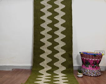 Alfombra Kilim verde oliva para escaleras – Tejido de yute y lana estilo bohemio geométrico