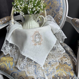 Bestickte Leinen Osterserviette, Spitzen Osterkorb Tuch