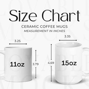 Op de afbeelding: Maattabel voor keramische koffiemokken, afmetingen in inches. De afbeelding toont twee witte mokken: een 11oz mok, 8,26 cm breed en 9,63 cm hoog, en een 15oz mok, 8,51 cm breed en 11,91 cm hoog.