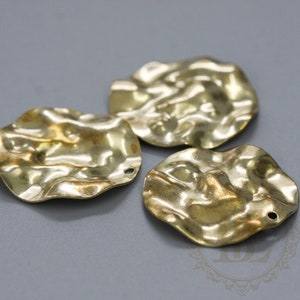 4 Pieces / Round / Waved / Disc / Disk / Coin / Raw Brass / Brass Base /Charm (C4013//F162)