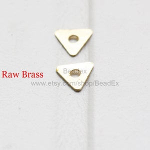 100 Pieces / Raw Brass / Pendant / Charm / Wheel / Spacer / Triangle 7mm (C1918//S160)