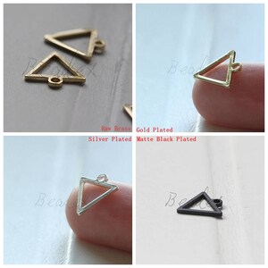 Brass Base / Geometry / Triangle / Charm (C3708//V70)