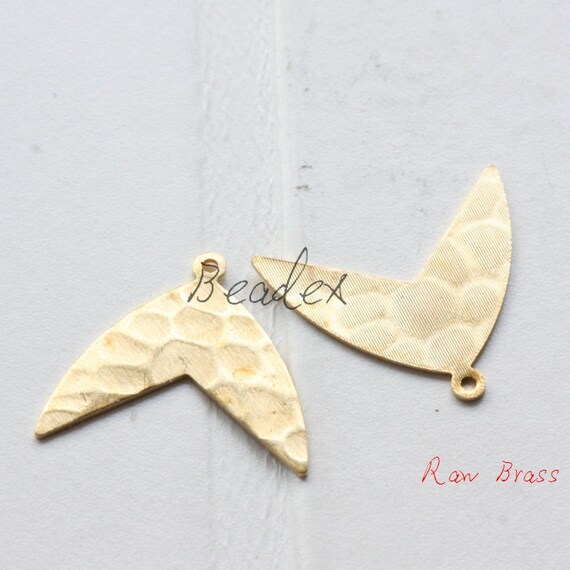 2011C-P-314 20 Pieces Raw Brass Moon Pendant Crescent 28x20.5mm