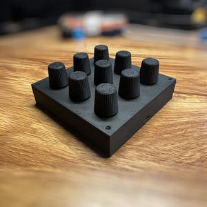 MIDI CONTROLLER 9 knobs - UMPH02