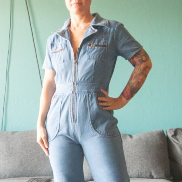 Vintage des années 70 des années 1970 denim jean bell fonds pattes d’éléphant combinaison combinaison salopette jambe large hippie boho hippie S M zip devant