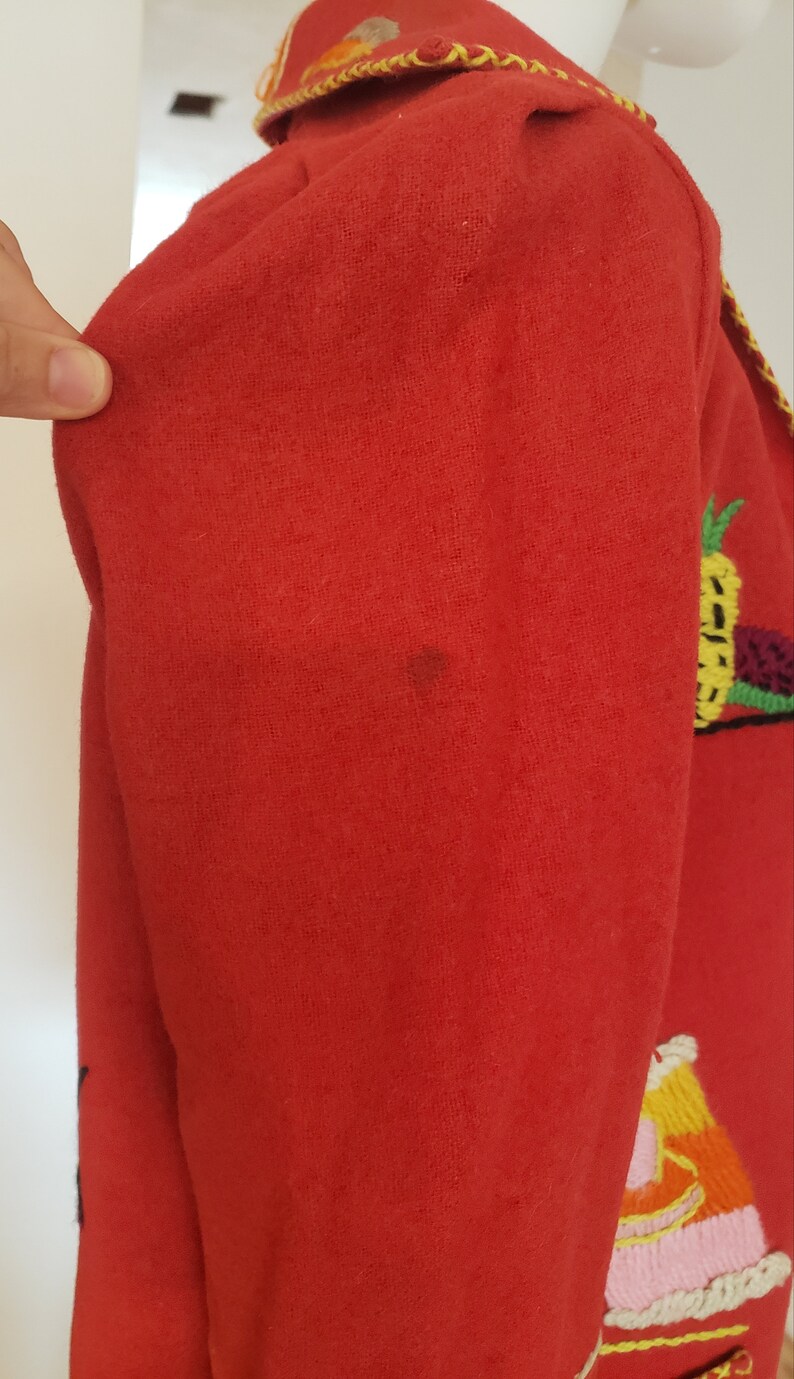 vintage 50s 60s red felt Mexican tourist souvenir jacket blazer with embroidered village designs S M Mexico southwestern western rockabilly image 10