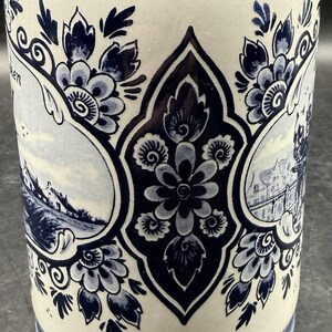 Jarra de cerveza Heineken vintage pintada a mano en azul Delft, fabricada en Holanda. imagen 2