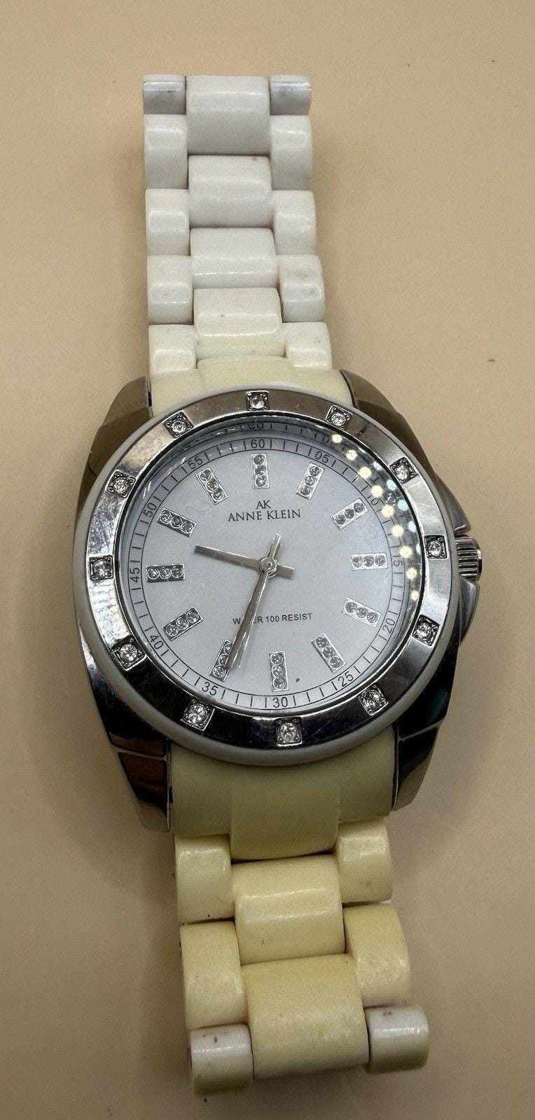 VTG ANNE KLEIN Watch Y121E 100ft Water Resistant Faux 