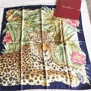 Vintage Salvatore Ferragamo scarf 90x90cm