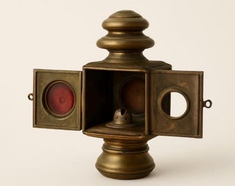 Antique Brass Signal Lantern – 19th Century Oil Lamp – Railway or Carriage Light