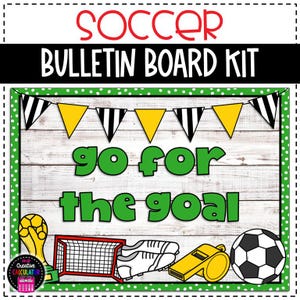 以下が含まれることがあります： 赤と黒で「Soccer Bulletin Board Kit」という言葉が入ったサッカーをテーマにした掲示板キット。キットにはサッカーボール、ゴール、クリート、ホイッスルが含まれています。「go for the goal」というフレーズは緑色です。