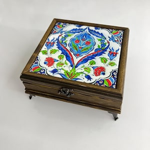 Decorative Ceramic Jewelry Box, Handmade Turkish Keepsake Box, Lotus Pattern Organizer Gift for Women, Elegant Blue Lotus Design