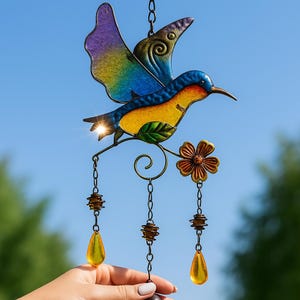 Hummingbird stained glass window hanging – Bird sun catcher gift – Colorful window decor – Art for home & garden