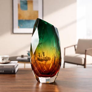 Handgeblazen glazen vaas met facetgeslepen kunst, smaragd en amber ombré kristallen sculptuur, valentijnscadeau