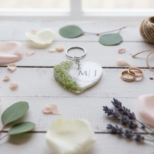Customizable Wedding Heart Keychain Favor, Bridal Shower Keychain Favor, Elegant Wedding Favor, Unique Wedding Gift