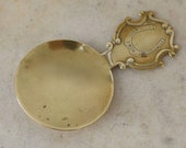 Brass TEA CADDY SPOON quot Good Luck from Kelvin Hall quot Sports Arena Glasgow Scotland Horseshoe Shield Shape Handle Round 1900 s Free Shipping