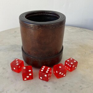 LIAR&#39;S DICE CUP Brown Leather Shaker Ribbed Rubber Interior Double Stitched Base Classic Solid Chunky + 5 Red Lucite Dice Vintage 1900&#39;s