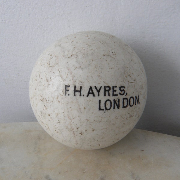 JACK CARPET BALL F.H. Ayres London English Victorian White Boule Sports Bowling Boule 1850-1900