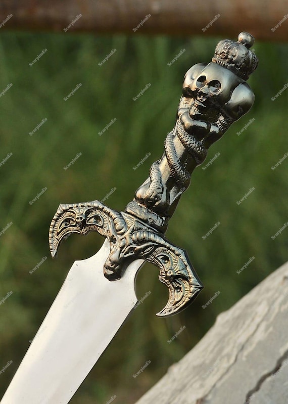 Stainless Steel Handle Dagger Collectible  Fantasy Sword with Skull Crown Hilt Hand-forged from durable carbon steel Gift For Everyone