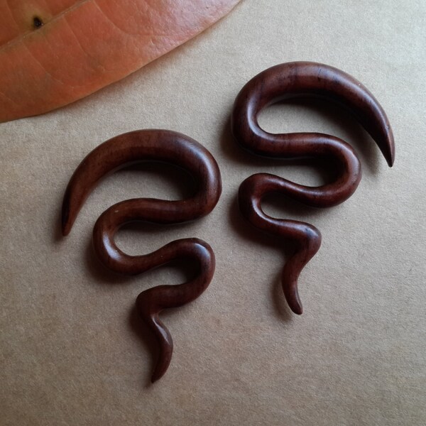 EIN paar - WOOD Ear Plugs Ringe Ohrringe Earlets Lappen Sprial Body Piercing 6 gauge G 4mm