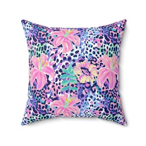 Preppy tropische luipaard, sierkussen, kussen met dierenprint, kussen roze luipaard, kussen tropische bloemen, decoratie kust glamour