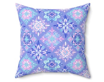 Cojín de copo de nieve invernal, cojín floral pastel, acento de temporada morado suave, decoración acogedora de invierno