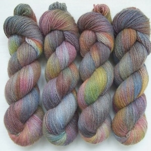 1 skein of Hand Dyed 100% WOOL yarn. 100 gr/3.53 oz, 360m / 394yd, Fingering, 2 ply