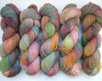 1 skein of Hand Dyed 100% WOOL yarn. 100 gr/3.53 oz, 360m / 394yd, Fingering, 2 ply