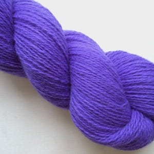 100% Wool yarn, fingering weight, 1 skein, 100gr